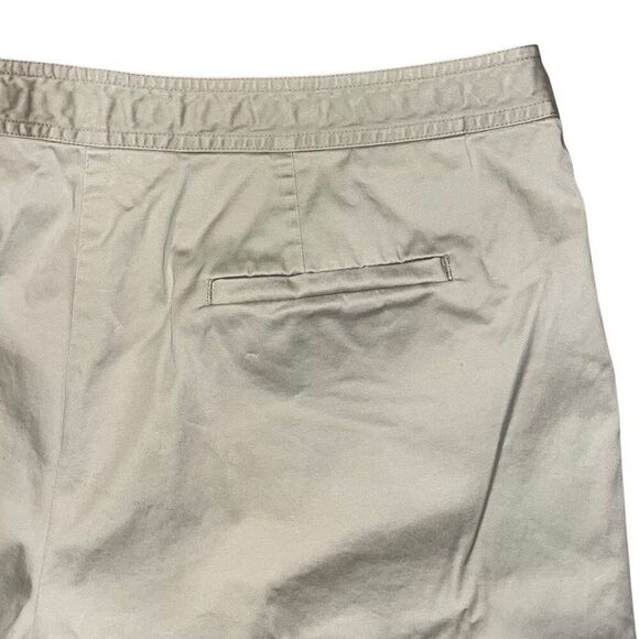 Tommy Bahama Ladies Khaki Shorts 11” Inseam Size 14 - Picture 5 of 6